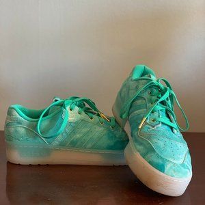 ADIDAS - Low Hi-Res Green